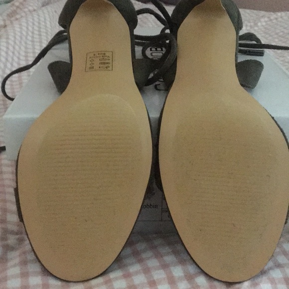 New Cape Robbin Green wrap around heels - Picture 3 of 3